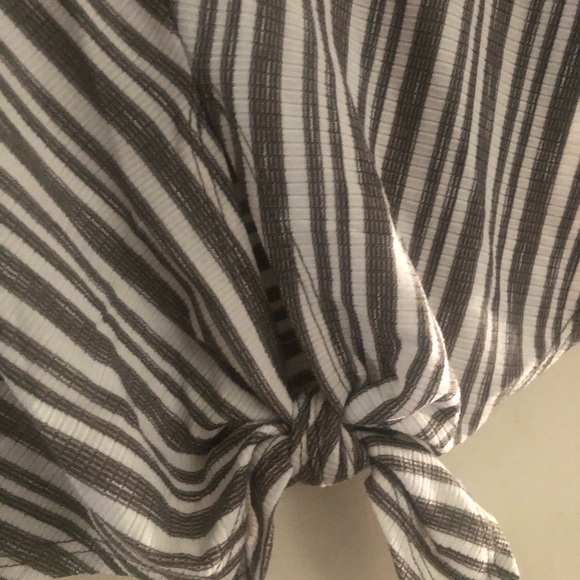 Democracy Striped Blouse - Picture 4 of 9